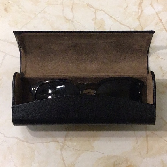 Burberry sunglasses - Picture 5 of 6